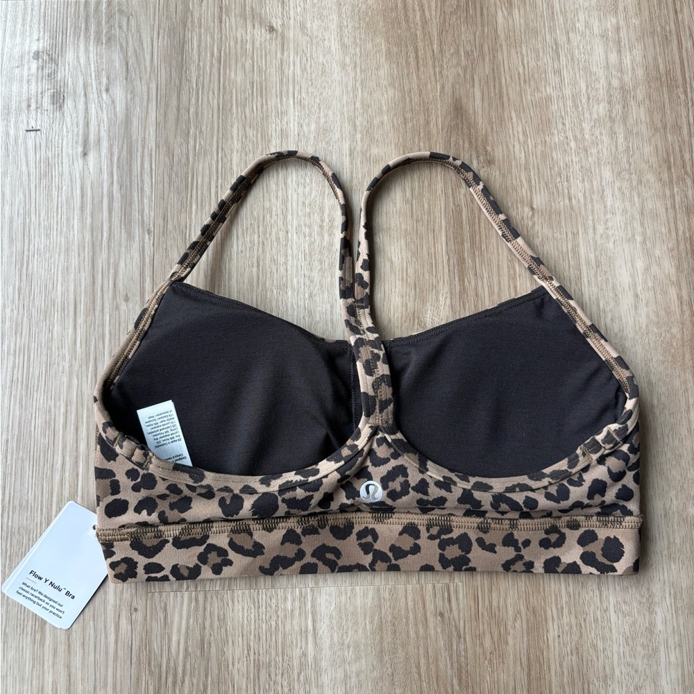 NWT Lululemon Leopard Print Flow Y Bra size 6 - Picture 3 of 5